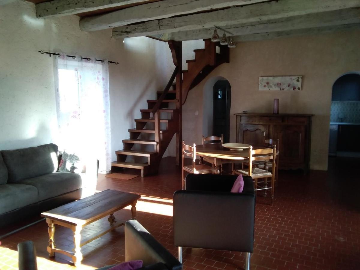 Maison avec vue magnifique Loubejac Extérieur photo