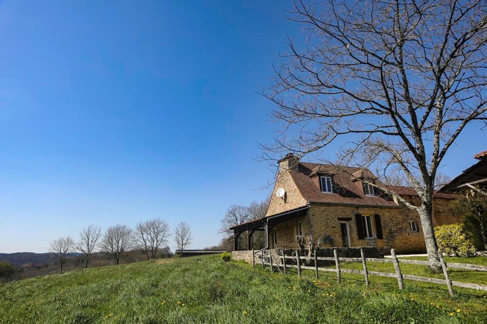Maison avec vue magnifique Loubejac Extérieur photo